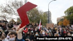Pobačaj je pitanje koje izaziva duboke podjele u poljskoj pretežito katoličkoj naciji.