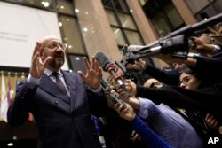 Голова Європейської ради Шарль Мішель говорить для ЗМІ під час саміту ЄС у Брюсселі. Початок доби 15 грудня 2023 року