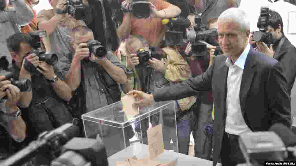 Two-term President Boris Tadic voted at a downtown Belgrade polling station on May 20, calling it "a very important day for Serbia and the five years ahead because the future path of Serbia will be redefined."