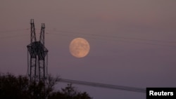 Guvernele din Europa au început să pregătească cetățenii în cazul unor posibile pene de curent. În România nu este luat în considerare acest scenariu, având în vedere temperaturile prognozate pentru iarna 2022-2023. Există, însă, riscuri - spun experții. 