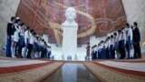 Бюст Владимира Ленина в зале музея, посвященного основателю СССР. Улан-Батор, 1981 год