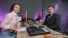 Psihologul Mihai Copăcean, în studio-ul Europei Libere, în dialog cu jurnalista Adriana Nedelea. 