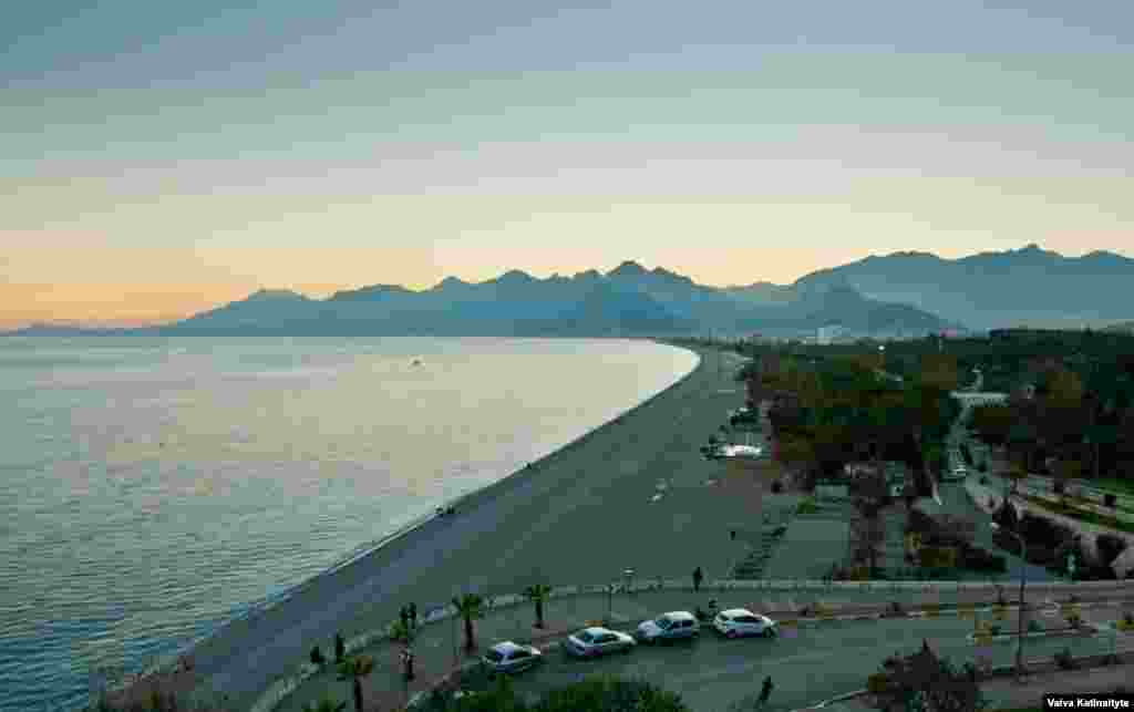 Antalya's virtually empty beaches are usually buzzing with tourists, even during the winter months when temperatures hover around 20 degrees Celsius.