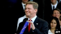 Stefan Fule will take on the enlargement and neighborhood briefs.