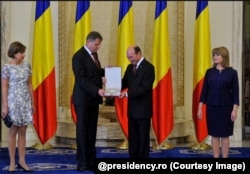 Klaus Iohannis în prima zi de mandat.