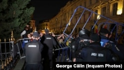 După ce Biroul Electoral Central a respins candidatura lui Călin Georgescu, pe 9 martie, în fața sediului BEC au izbucnit violențe.