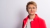 Oana Lungescu a fost cel mai longeviv purtător de cuvânt al Alianței Nord Atlantice. A îndeplinit această funcție între 2010 și 2023. De origine română, fostă jurnalistă BBC, Oana Lungescu este în prezent distinguished fellow al Royal United Services Institute.