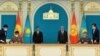 Кыргызстандын президенти Садыр Жапаров менен Казакстан мамлекет башчысы Касым-Жомарт Токаев. Нур-Султан шаары. 2-март, 2021-жыл. 