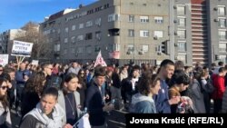 Hiljade ljudi pristiže iz pravca Trga Slavija