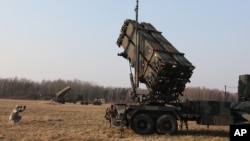 «Батареї Patriot будуть розміщені довкола аеропорту, щоб охороняти наше небо і небо союзників, а також процес постачання техніки в Україну» (фото ілюстративне)