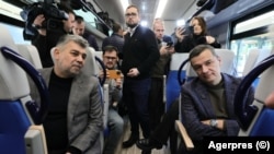 Marcel Ciolacu și Sorin Grindeanu (dreapta).