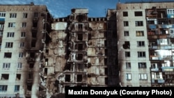 Ілюстрація. Знищений під час боїв будинок у Лисичанську