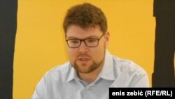 Pitanje je diskriminatorno i protivno Ustavu: Peđa Grbin