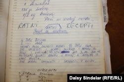 A page marked “war recipes” (ratni recepti) from a wartime cookbook kept by Sarajevo resident Alma Alic.