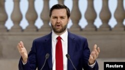 За словами Джей Ді Венса, можливість відправки американських військ до України, від якої Вашингтон послідовно відмовляється, «залишається на столі»