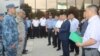 Баткендеги аткезчиликке каршы түзүлгөн мобилдик топ жана жергиликтүү бийликтин жетекчилери.