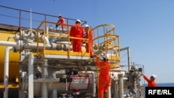 An oil platform in Turkmenistan's Caspian Sea territory -- the president indicated that Turkmenistan is willing to open up Caspian development to U.S. and other companies.
