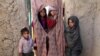 'بې تعلیمه ستنېدونکی افغان کډوال به د وطن څه خدمت وکړي'