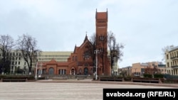 Сабор сьвятых Сымона і Алены (Чырвоны касьцёл) у Менску. Ілюстрацыйнае фота. 