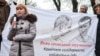 Втратив 10 кілограмів ваги, непритомнів – мама Кольченка про причини припинення ним голодування