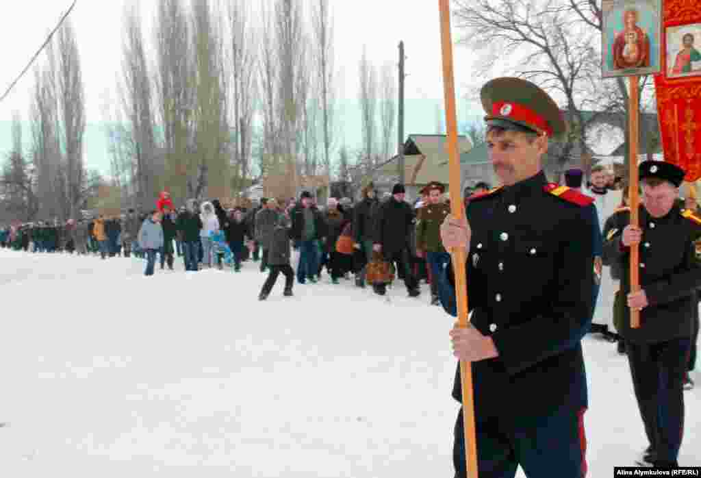 Крестный поход к реке. 