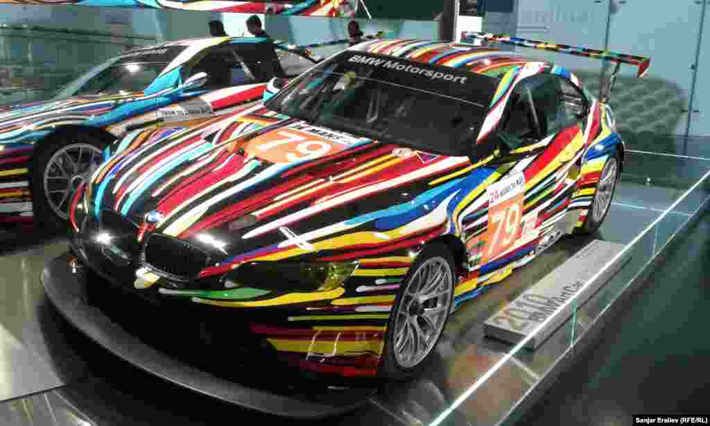 BMW art car - 2010 года выпуска