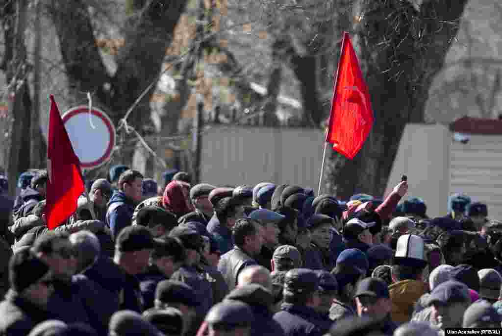 Бишкекте УКМКнын алдындагы митинг.&nbsp;
