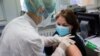  66% dintre persoanele tinere (16-24 ani), respectiv 66% dintre persoanele peste 55 ani sunt pro-vaccinare, conform unui studiu recent. 