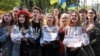Під час мітингу біля Верховної Ради України. Цього дня депутати ухвалили закон про українську мову. Київ, 25 квітня 2019 року