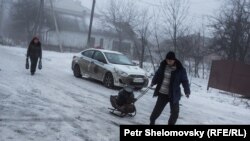 Debaltseve Residents Seek Shelter Below Ground As Clashes Rage