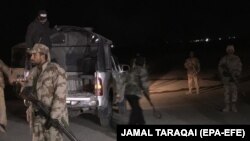 په کوټه کې امنیتي سرتېري د عملیاتو پر مهال - پخوانی انځور.