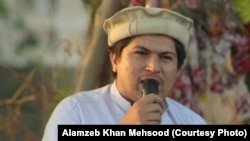 عالمزېب مسيد د پښتون ژغورنې غورځنګ له بنسټګرو دی.