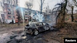 За словами Лисака, в місті триває ліквідація наслідків атаки, на місці працюють комунальні служби