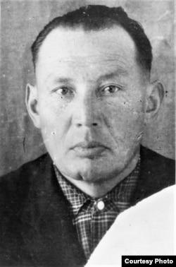 Абдырахман Алиев (1923–1971). 1960-жылдардын соңу. Үй-бүлөлүк архивден.