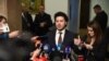 Dritan Abazović daje izjavu medijima u Skupštini Crne Gore, Podgorica, 4. februar 2022.