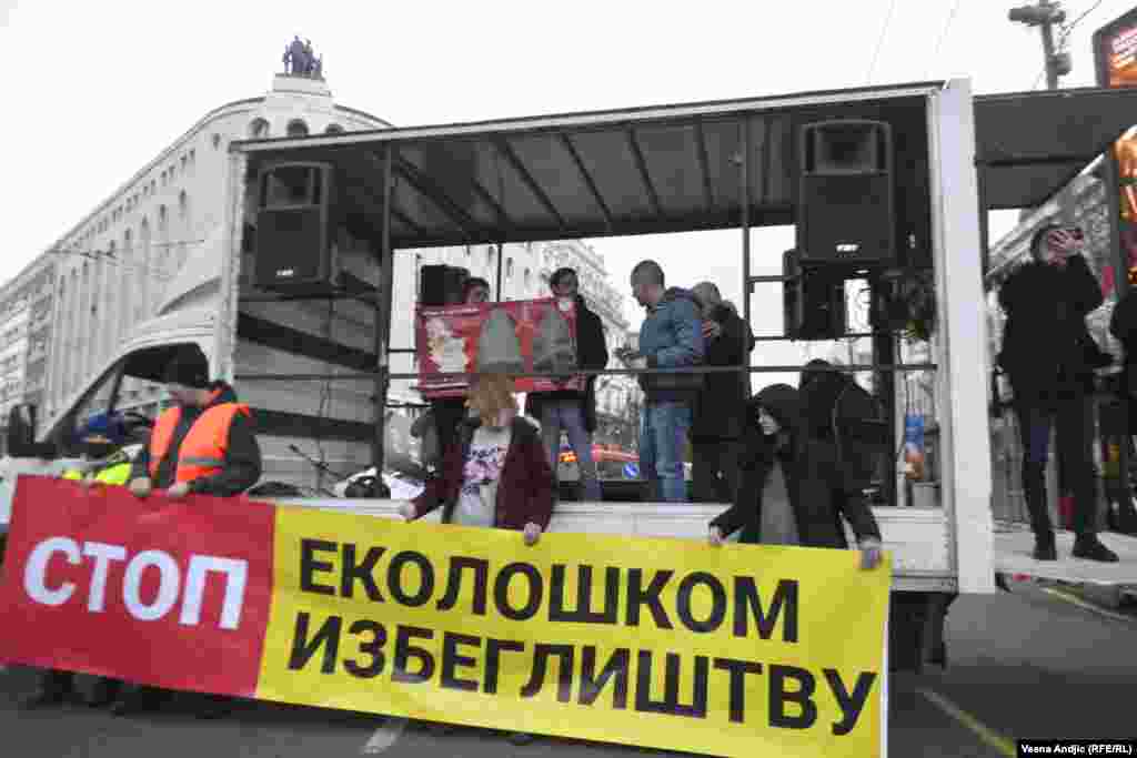 Za razliku od prethodnih okupljanja, organizatori su izdvojili samo jedan zahtev – da se poštuje već postojeći Zakon o kvalitetu vazduha, što podrazumeva obaveštavanje javnosti posredstvom lokalnih televizija u trenucima kada je vazduh zagađen.
