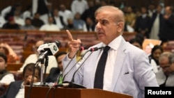 وزیراعظم شهباز شریف په بیا بیا ټینګار کړی دی چې انتخابات به په ۲۰۲۳ز کال کې پر ټاکلي وخت کېږي - پخوانی انځور.
