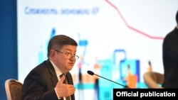 Акылбек Жапаров.