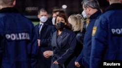 Kamala Harris stigla u Minhen, 18. februar 2022.
