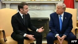 Эммануэль Макрон и Дональд Трамп. Вашингтон, 24 февраля 2025 г.