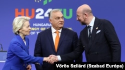 ევროკომისიის პრეზიდენტი ურზულა ფონ დერ ლაიენი, უნგრეთის პრემიერ-მინისტრი ვიქტორ ორბანი და ევროპული საბჭოს პრეზიდენტი შარლ მიშელი