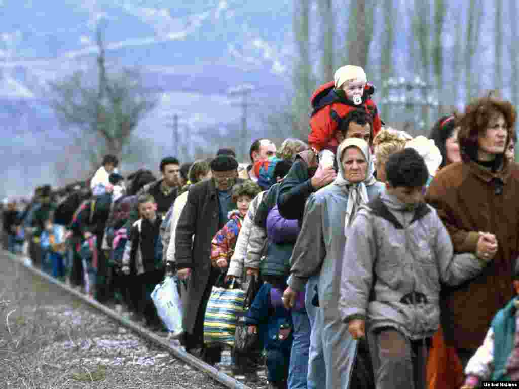 Rat na Kosovu je počeo 1998. ali se intenzivirao 1999. godine. 
