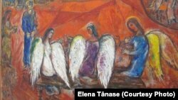 „Sfânta Treime” a celebrului pictor Marc Chagall. Evreu ucrainean și emigrant din URSS, a fost marcat de ortodoxie. A pictat vitraliile catedralelor gotice de la Reims și Zurich. În orașul francez Nisa a fost construit un muzeu special pentru lucrările sale. 