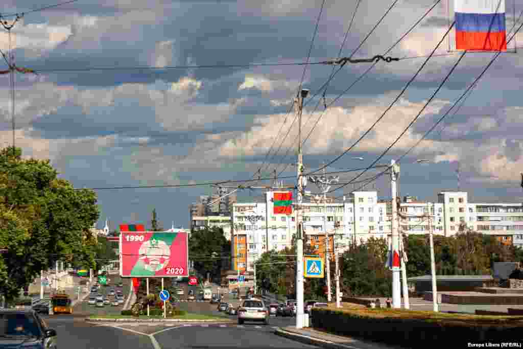 This year, the separatist region&#39;s economy has been hit hard by the coronavirus pandemic, and the de facto government said in early summer that the budget deficit was so large that wages would not be paid until the fall.