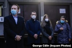 Premierul României din decembrie 2020, Florin Cîțu, alături de ministrul Sănătății, Vlad Voiculescu.