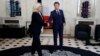Francuski predsjednik Emmanuel Macron s čelnicom francuske krajnje desničarske stranke Marine Le Pen u Elizejskoj palači u Parizu, 21. juna 2022