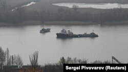 Орусиянын буксир кемелеринин бири. Иллюстрациялык сүрөт.