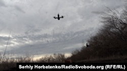 Український FPV-дрон злітає для ураження цілі на Харківському напрямку