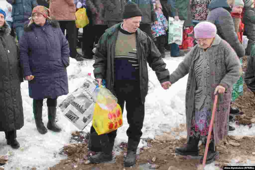Собрались и стар... 