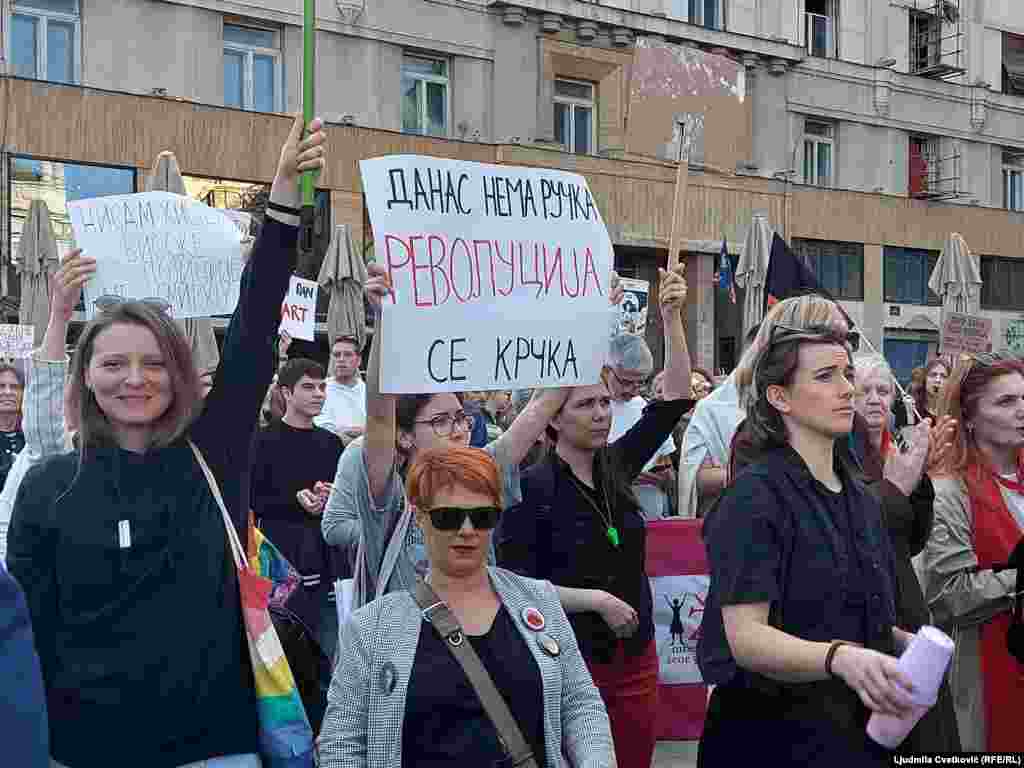 Na maršu je ukazano na "teret neplaćenog, potplaćenog i nepriznatog rada koji uglavnom obavljaju žene, a od koga profitira celo društvo".